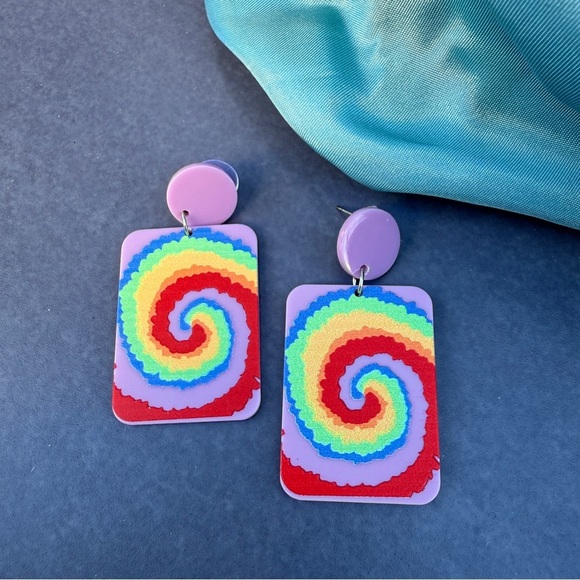 Colorful Spiral Psychedelic Acrylic Earrings - Picture 8 of 8